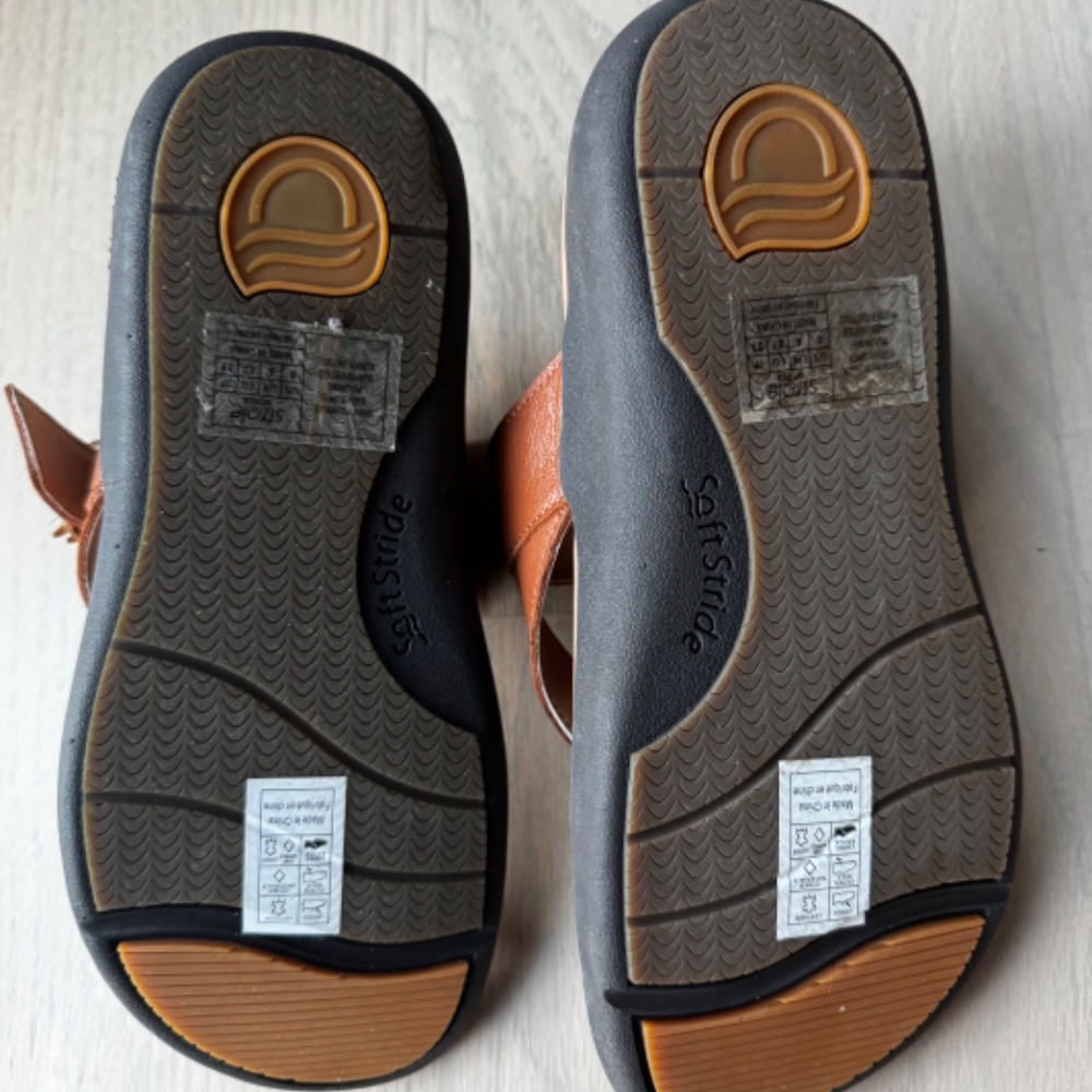 Strole Soft Stride Sandals View 4